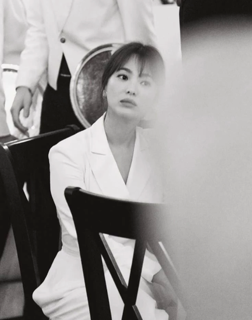 Vẻ đẹp không tì vết của Song Hye Kyo hậu ly hôn - 6 Vẻ đẹp không tì vết của Song Hye Kyo hậu ly hôn - 6