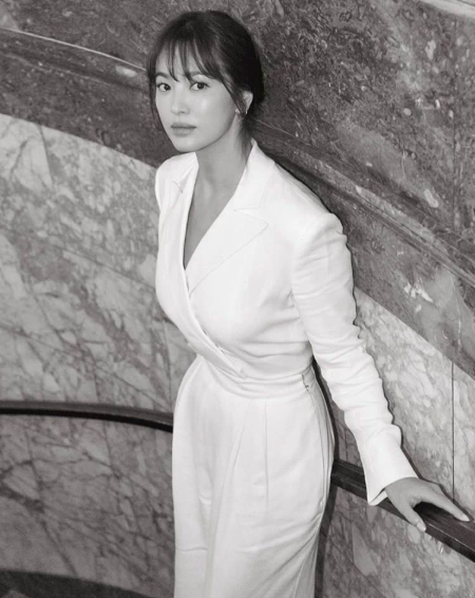 Vẻ đẹp không tì vết của Song Hye Kyo hậu ly hôn - 2 Vẻ đẹp không tì vết của Song Hye Kyo hậu ly hôn - 2