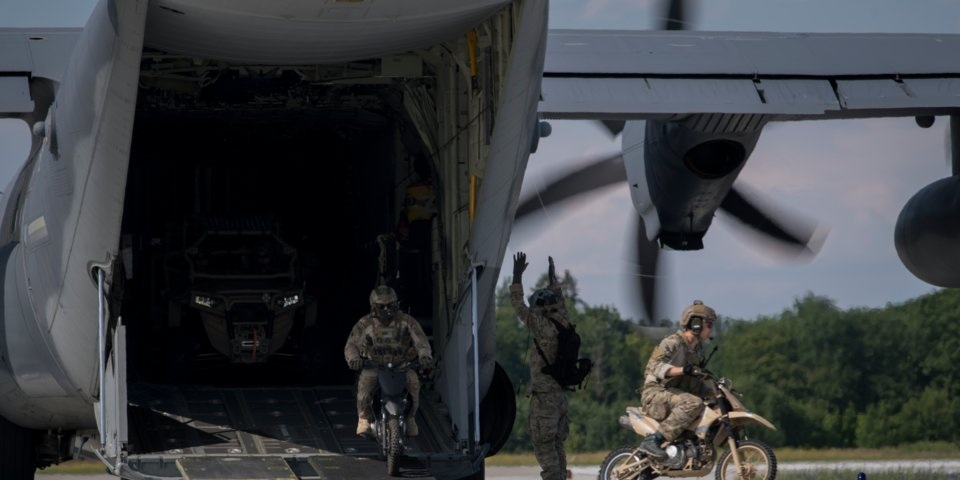 Bức tường biên giới của ông Trump và nỗi lo năng lực quân sự Mỹ bị suy yếu - 4 Bức tường biên giới của ông Trump và nỗi lo năng lực quân sự Mỹ bị suy yếu - 4