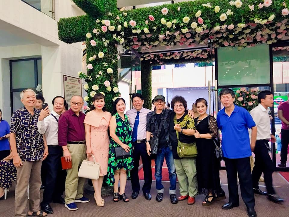 Nhiều thế hệ nghệ sĩ hai miền Nam - Bắc hội ngộ trong ngày giỗ Tổ nghề - 10 Nhiều thế hệ nghệ sĩ hai miền Nam - Bắc hội ngộ trong ngày giỗ Tổ nghề - 10