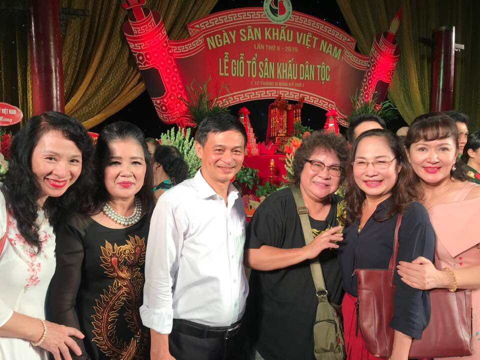 Nhiều thế hệ nghệ sĩ hai miền Nam - Bắc hội ngộ trong ngày giỗ Tổ nghề - 9 Nhiều thế hệ nghệ sĩ hai miền Nam - Bắc hội ngộ trong ngày giỗ Tổ nghề - 9