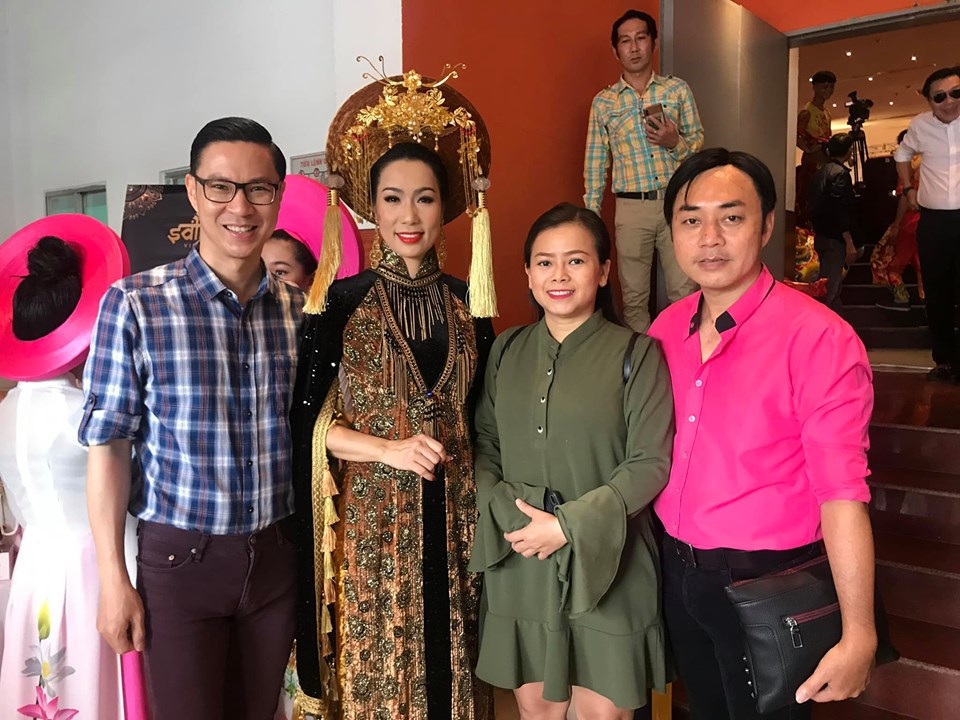 Nhiều thế hệ nghệ sĩ hai miền Nam - Bắc hội ngộ trong ngày giỗ Tổ nghề - 13 Nhiều thế hệ nghệ sĩ hai miền Nam - Bắc hội ngộ trong ngày giỗ Tổ nghề - 13