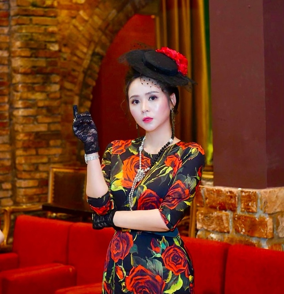 Nữ hoàng Hoa hồng Bùi Thanh Hương hóa quý cô cổ điển kiêu sa - 3 Nữ hoàng Hoa hồng Bùi Thanh Hương hóa quý cô cổ điển kiêu sa - 3
