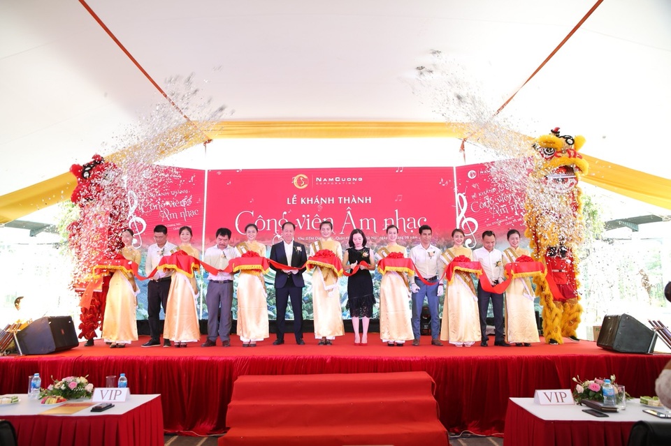 Hàng trăm khách mời và cư dân đến tham dự Lễ Khánh thành Công viên Âm nhạc - 1 Hàng trăm khách mời và cư dân đến tham dự Lễ Khánh thành Công viên Âm nhạc - 1