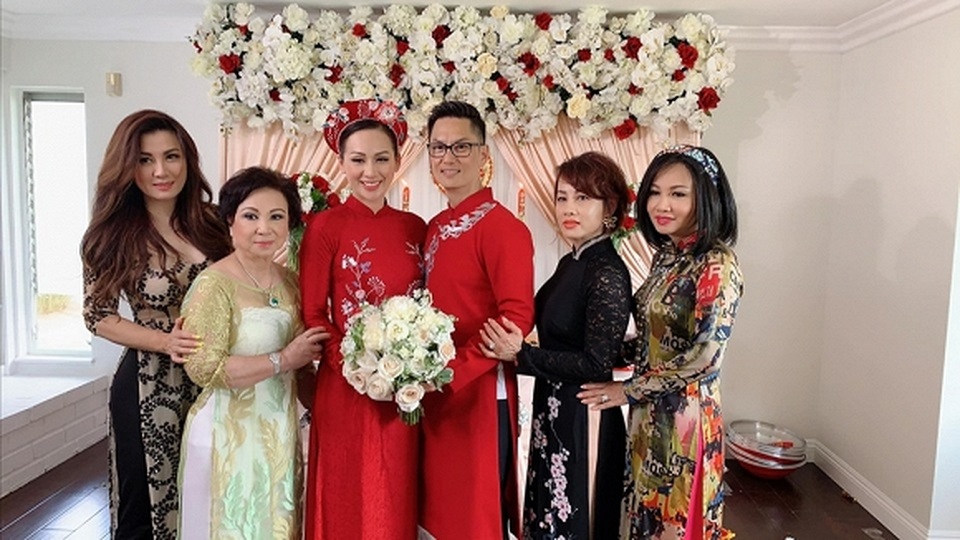 Chồng cũ của ca sĩ Nguyễn Hồng Nhung tổ chức đám cưới lần hai - 2 Chồng cũ của ca sĩ Nguyễn Hồng Nhung tổ chức đám cưới lần hai - 2