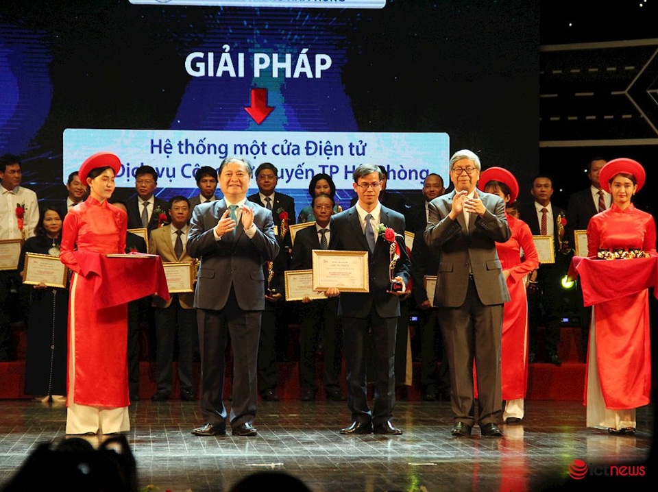 EVN, FWD, Sở TTTT Quảng Nam đạt giải đơn vị chuyển đổi số xuất sắc tại Vietnam Digital Awards 2019 - 3 EVN, FWD, Sở TTTT Quảng Nam đạt giải đơn vị chuyển đổi số xuất sắc tại Vietnam Digital Awards 2019 - 3