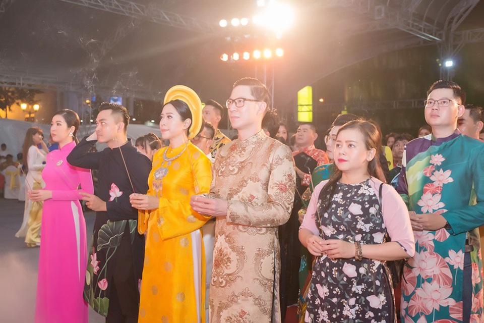 Nghệ sĩ miền Nam rộn ràng ngày giỗ Tổ - 3