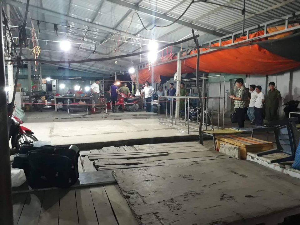 Khởi tố vụ án mạng kinh hoàng giữa chợ khiến 1 người tử vong - 1 Khởi tố vụ án mạng kinh hoàng giữa chợ khiến 1 người tử vong - 1