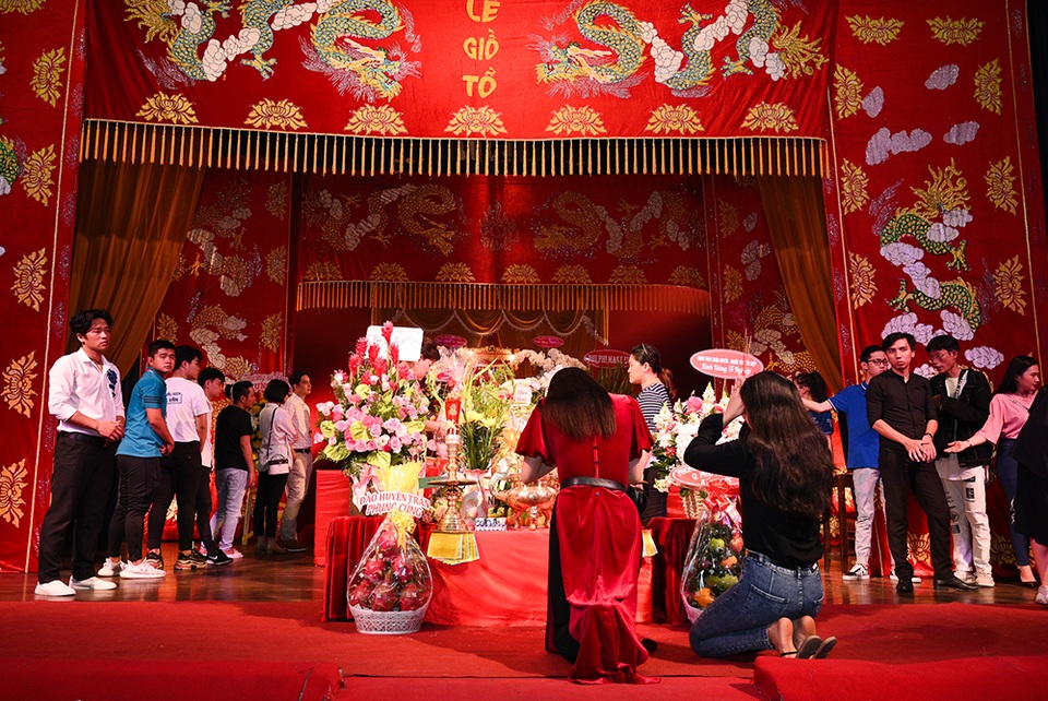 Nghệ sĩ miền Nam rộn ràng ngày giỗ Tổ - 27