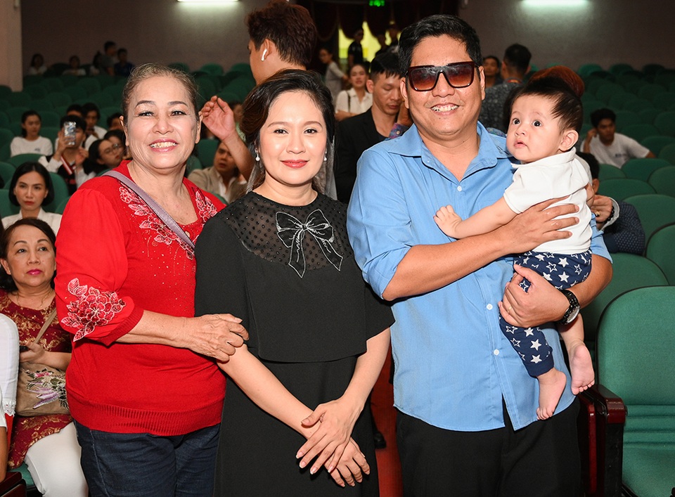 Nghệ sĩ miền Nam rộn ràng ngày giỗ Tổ - 31