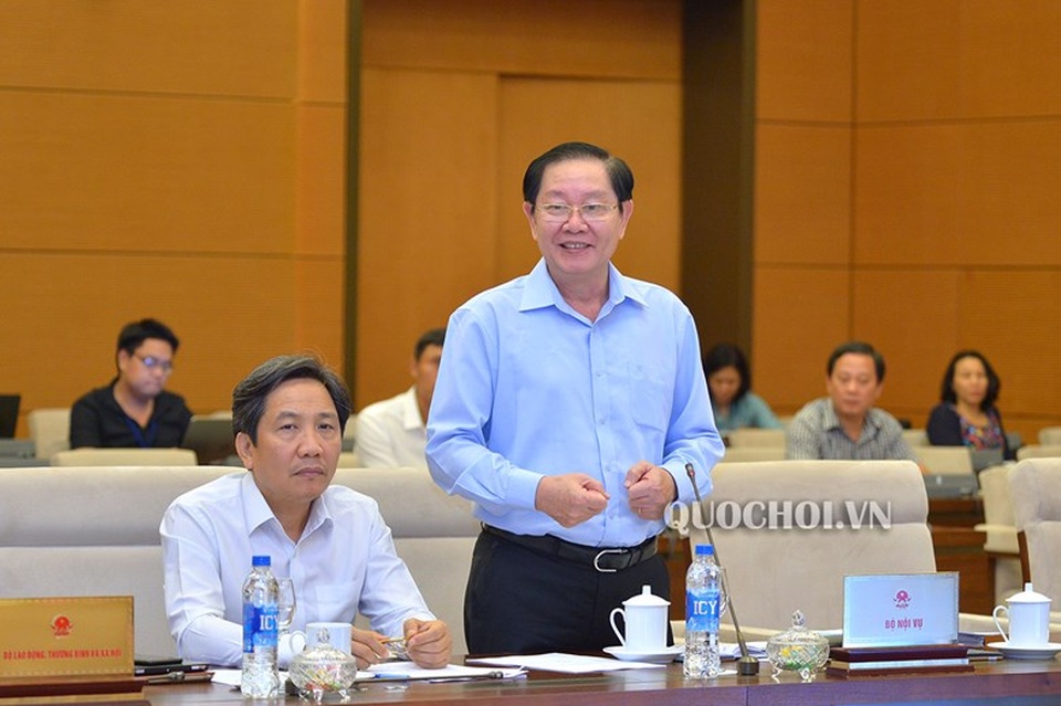 “Luật gì mà chỉ thấy đòi hỏi tổ quốc phải làm cho mình nhiều quá!” - 1