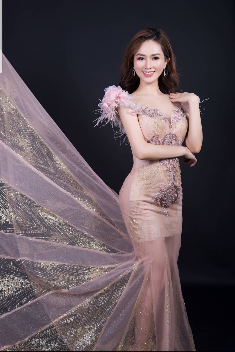 Nhan sắc mỹ nhân xứ Nghệ đạt giải Á hậu 2 Hoa hậu Đại sứ Du lịch Châu Á 2019 - 4 Nhan sắc mỹ nhân xứ Nghệ đạt giải Á hậu 2 Hoa hậu Đại sứ Du lịch Châu Á 2019 - 4