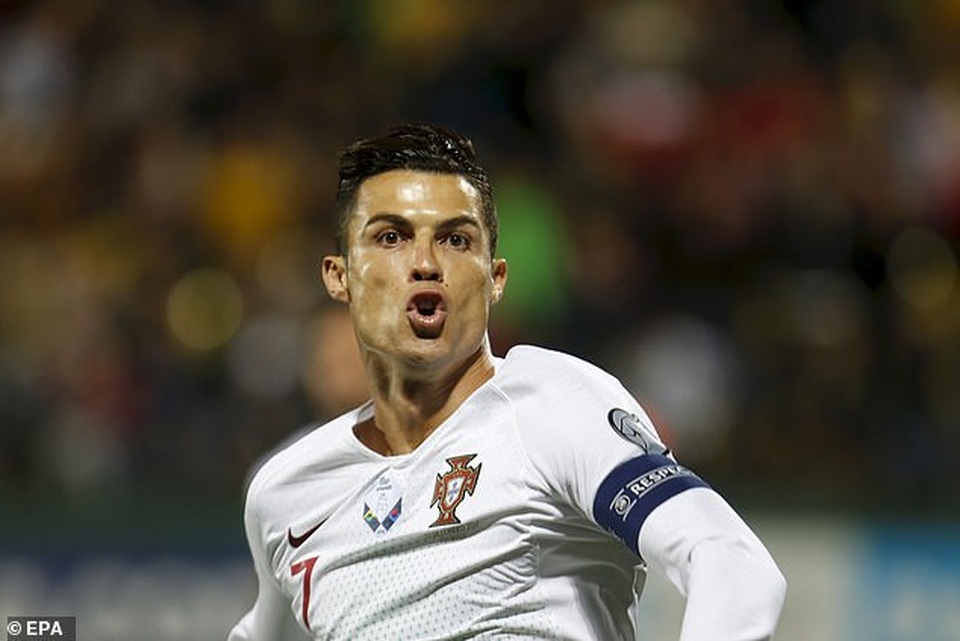 C.Ronaldo ghi 4 bàn, Bồ Đào Nha đại thắng ở vòng loại Euro 2020 - 2 C.Ronaldo ghi 4 bàn, Bồ Đào Nha đại thắng ở vòng loại Euro 2020 - 2