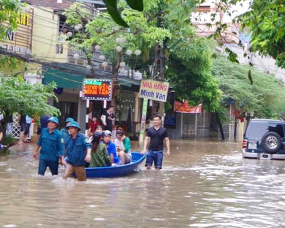 3 người chết, 43 ô tô hư hỏng trong mưa lũ ở Thái Nguyên - 4 3 người chết, 43 ô tô hư hỏng trong mưa lũ ở Thái Nguyên - 4