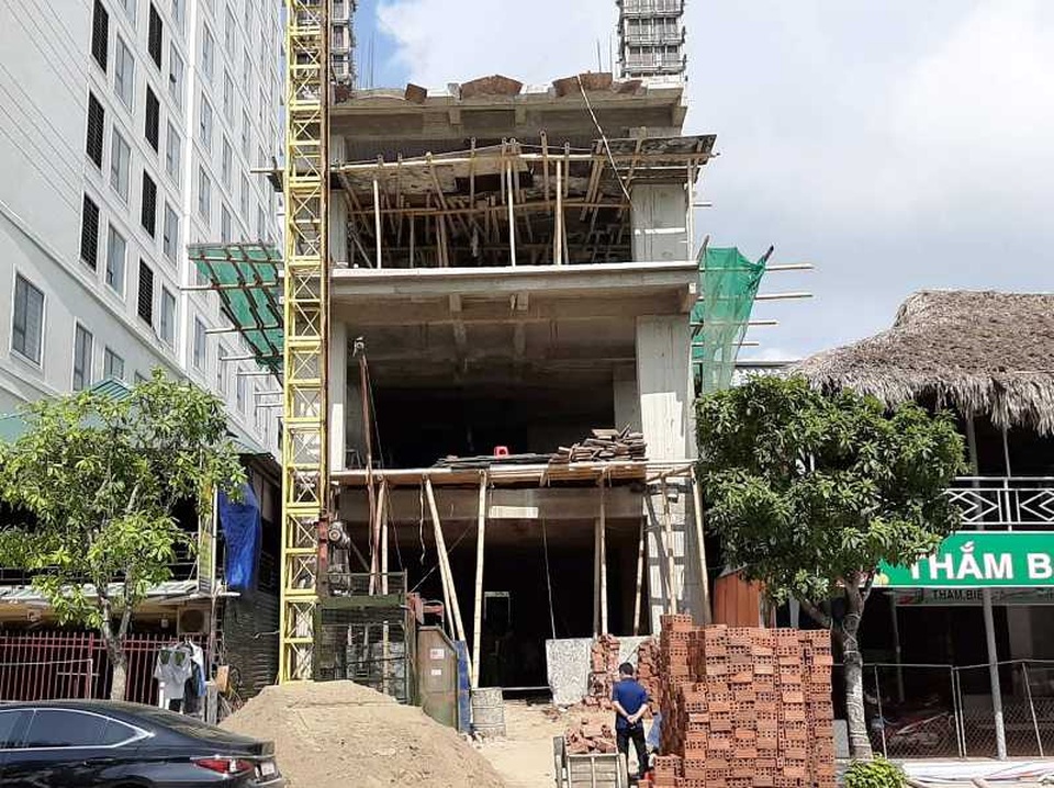 Vụ 3 người nghi ngạt khí trong hầm khách sạn: Nạn nhân thứ 3 tử vong - 1 Vụ 3 người nghi ngạt khí trong hầm khách sạn: Nạn nhân thứ 3 tử vong - 1