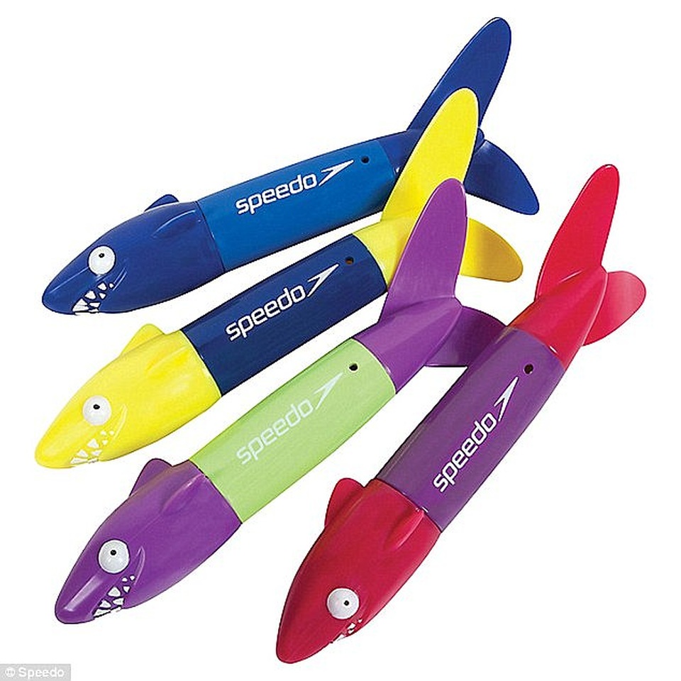 Hành khách ngớ người khi bị nhân viên hải quan phát hiện đồ chơi người lớn trong vali - 2