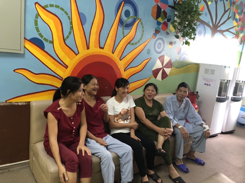 Người đàn ông không tin mình đã sống được bạn đọc giúp đỡ 100 triệu đồng - 5 Người đàn ông không tin mình đã sống được bạn đọc giúp đỡ 100 triệu đồng - 5