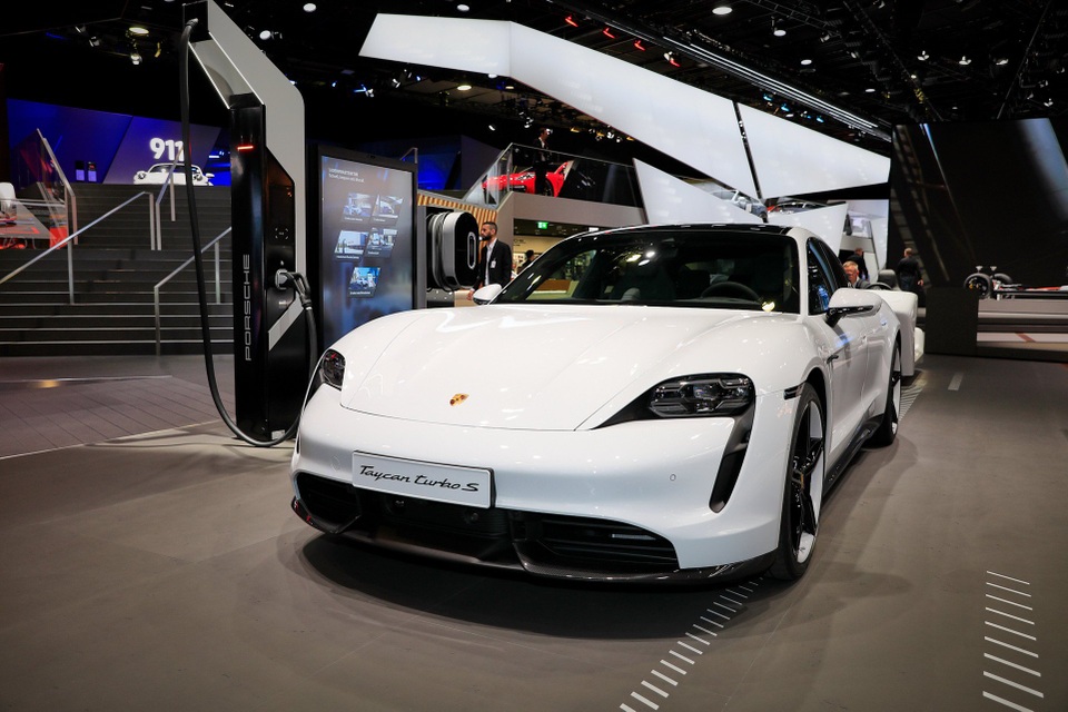 Tân binh Taycan ra mắt - Xe chạy điện nhưng không mất chất Porsche - 26 Tân binh Taycan ra mắt - Xe chạy điện nhưng không mất chất Porsche - 26