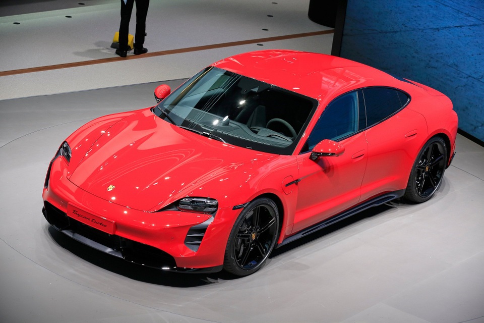 Tân binh Taycan ra mắt - Xe chạy điện nhưng không mất chất Porsche - 3 Tân binh Taycan ra mắt - Xe chạy điện nhưng không mất chất Porsche - 3