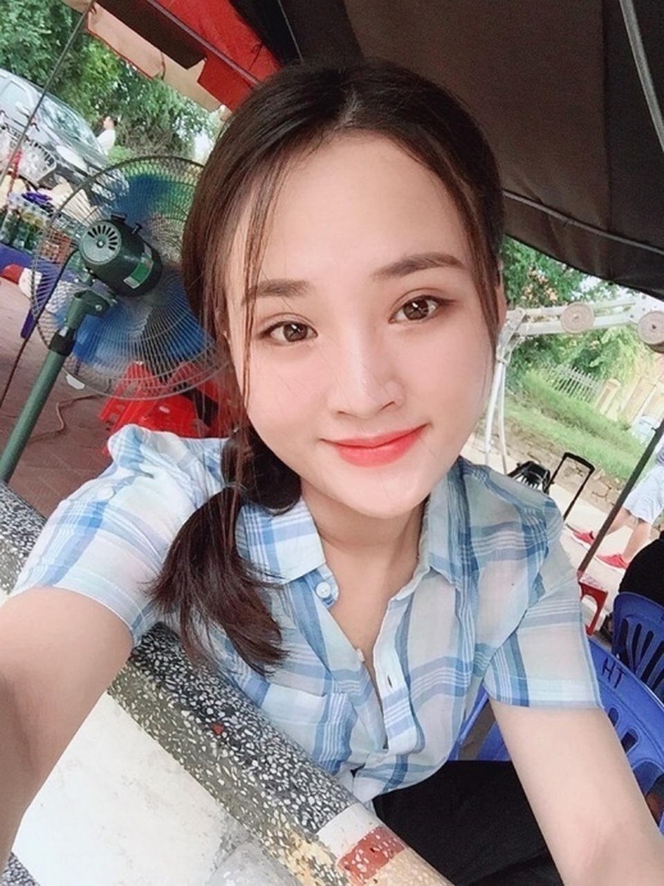 Thôn nữ Nghệ An vừa xinh đẹp vừa hát hay hút bao chàng trai - 2 Thôn nữ Nghệ An vừa xinh đẹp vừa hát hay hút bao chàng trai - 2