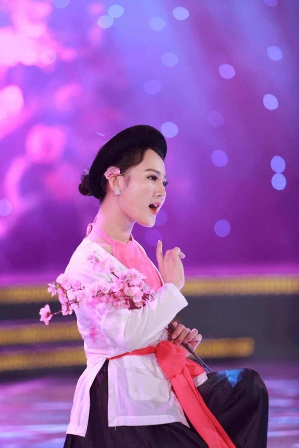 Thôn nữ Nghệ An vừa xinh đẹp vừa hát hay hút bao chàng trai - 3 Thôn nữ Nghệ An vừa xinh đẹp vừa hát hay hút bao chàng trai - 3