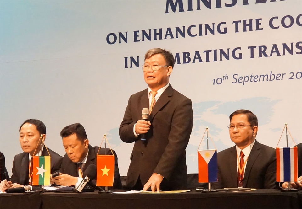 Triệt phá xưởng sản xuất ma túy cực lớn do người Trung Quốc cầm đầu - 1 Triệt phá xưởng sản xuất ma túy cực lớn do người Trung Quốc cầm đầu - 1