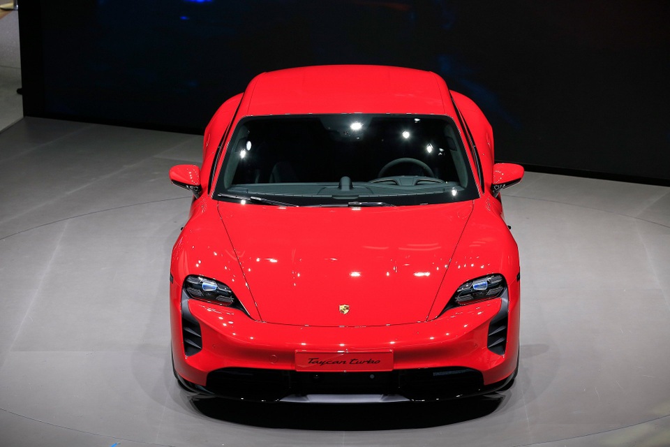 Tân binh Taycan ra mắt - Xe chạy điện nhưng không mất chất Porsche - 6 Tân binh Taycan ra mắt - Xe chạy điện nhưng không mất chất Porsche - 6