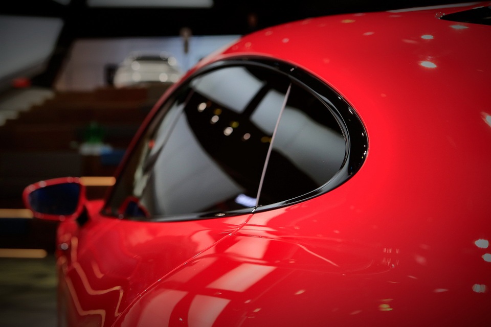 Tân binh Taycan ra mắt - Xe chạy điện nhưng không mất chất Porsche - 12 Tân binh Taycan ra mắt - Xe chạy điện nhưng không mất chất Porsche - 12