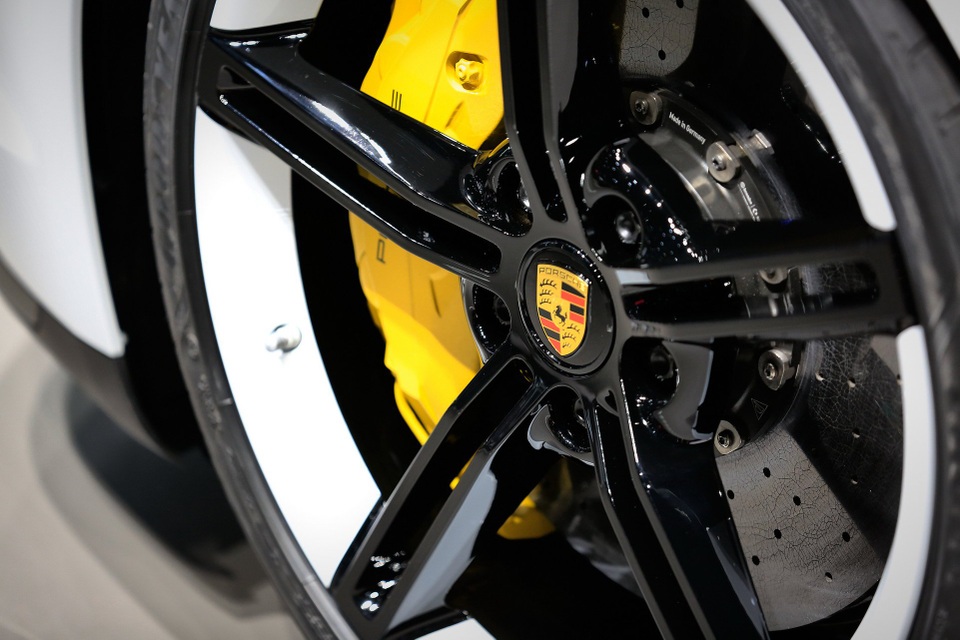 Tân binh Taycan ra mắt - Xe chạy điện nhưng không mất chất Porsche - 29 Tân binh Taycan ra mắt - Xe chạy điện nhưng không mất chất Porsche - 29