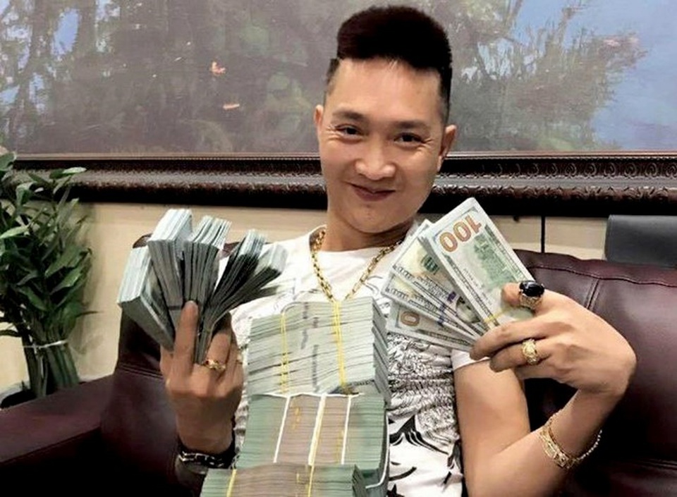 Công an xác nhận Huấn “hoa hồng” đã đi cai nghiện ma túy bắt buộc - 1 Công an xác nhận Huấn “hoa hồng” đã đi cai nghiện ma túy bắt buộc - 1
