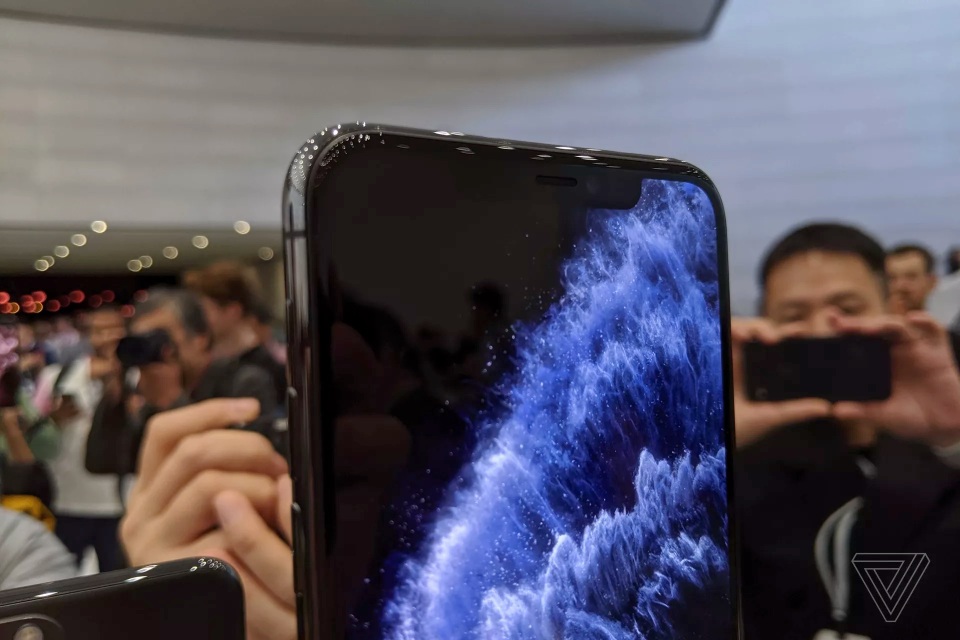 Cận cảnh bộ đôi iPhone 11 Pro và iPhone 11 Pro Max với cụm 3 camera vừa ra mắt - 5 Cận cảnh bộ đôi iPhone 11 Pro và iPhone 11 Pro Max với cụm 3 camera vừa ra mắt - 5