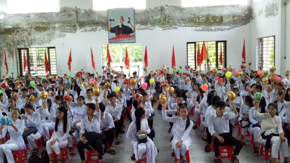 Khai giảng đầu năm khui heo đất khuyến học hơn 3 tỷ đồng - 2 Khai giảng đầu năm khui heo đất khuyến học hơn 3 tỷ đồng - 2