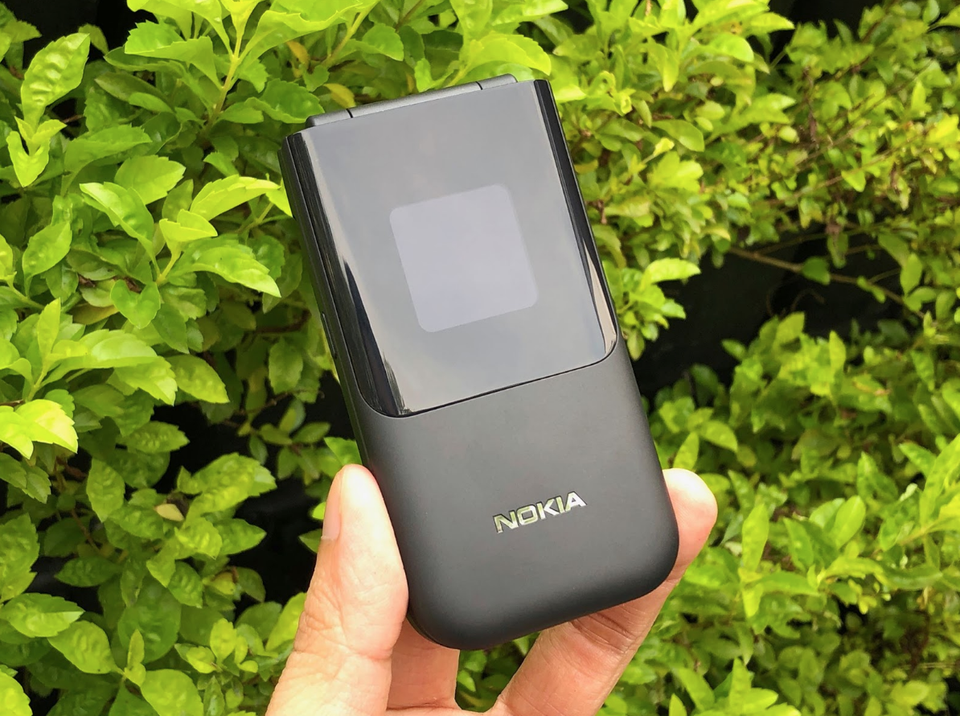 Điện thoại nắp gập đầu tiên của Nokia bán tại Việt Nam, giá 1,9 triệu đồng - 1 Điện thoại nắp gập đầu tiên của Nokia bán tại Việt Nam, giá 1,9 triệu đồng - 1