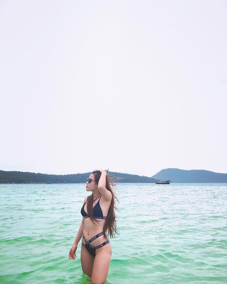 Bạn gái thủ môn Lâm Tây khoe ảnh bikini, chứng minh dáng chuẩn đồng hồ cát - 8 Bạn gái thủ môn Lâm Tây khoe ảnh bikini, chứng minh dáng chuẩn đồng hồ cát - 8