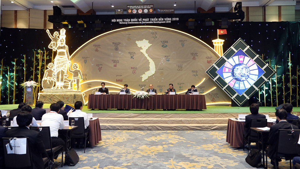 Thủ tướng: Không phát triển nhanh thì sẽ đi sau các nước! - 2