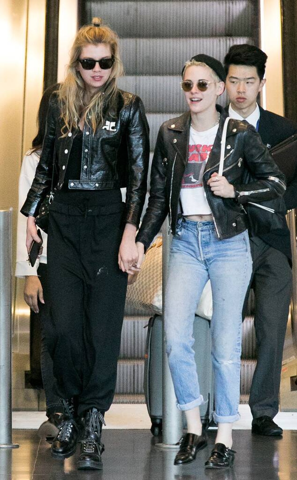 Kristen Stewart tình tứ nắm tay bạn gái mới - 5 Kristen Stewart tình tứ nắm tay bạn gái mới - 5