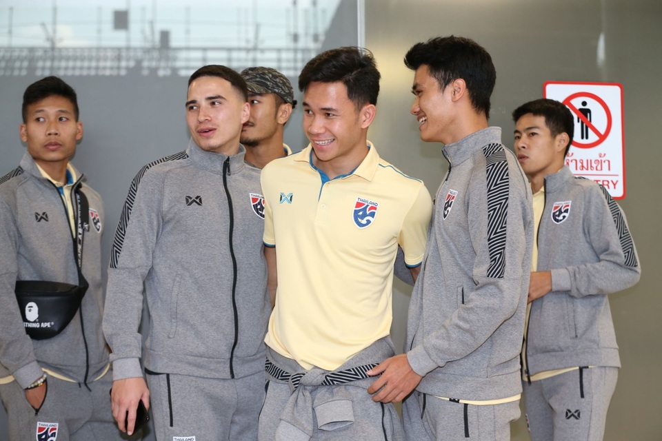 Đội tuyển Thái Lan được chào đón như người hùng ngày trở về - 2 Đội tuyển Thái Lan được chào đón như người hùng ngày trở về - 2