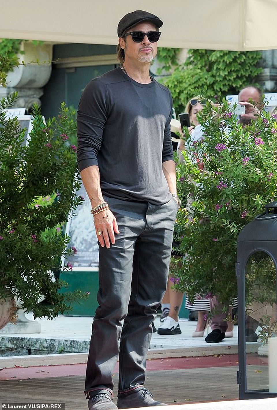 Maddox nói gì về mối quan hệ xa cách với cha nuôi Brad Pitt? - 2