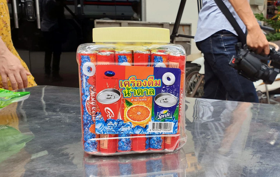 Bộ Công an bắt giữ 50 tấn bánh kẹo, đồ chơi Trung thu nhập lậu - 6