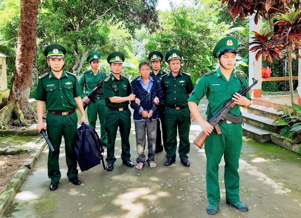 Bắt vụ vận chuyển 7 bánh heroin và 56 nghìn viên ma túy tổng hợp - 3 Bắt vụ vận chuyển 7 bánh heroin và 56 nghìn viên ma túy tổng hợp - 3