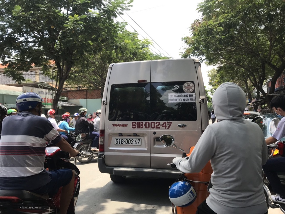 Học trò vật vã theo học buổi ngoài ở... nhà dân - 2 Học trò vật vã theo học buổi ngoài ở... nhà dân - 2