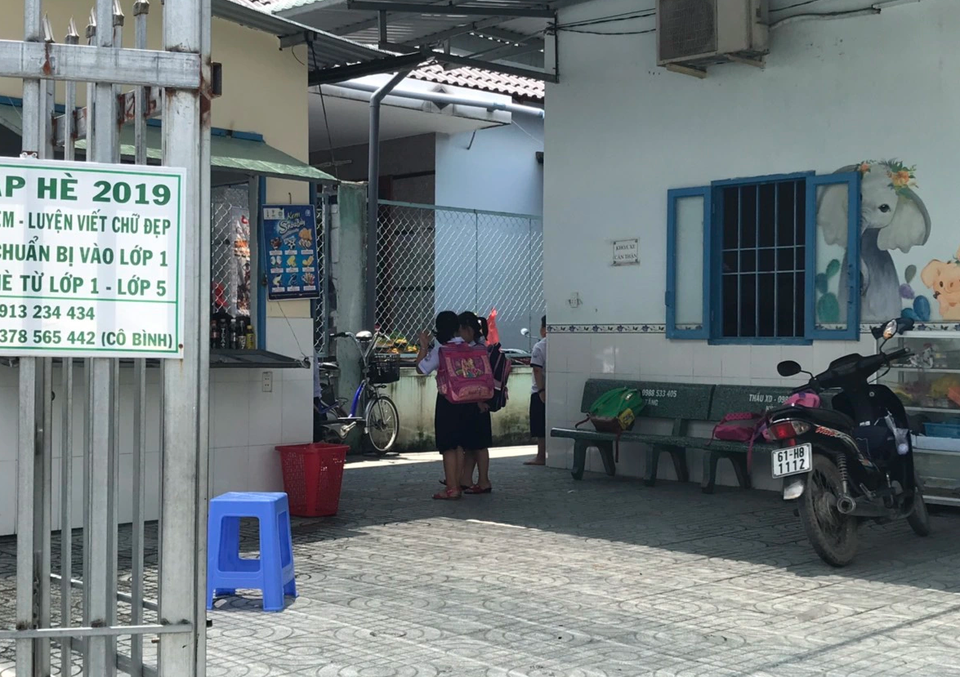 Học trò vật vã theo học buổi ngoài ở... nhà dân - 7 Học trò vật vã theo học buổi ngoài ở... nhà dân - 7