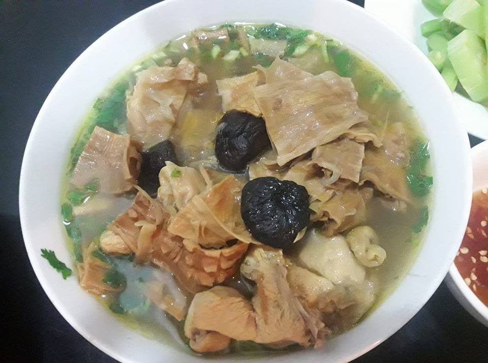 Khách bỏ nguyên bàn tiệc đắt đỏ, chỉ để ăn món măng khô - 2