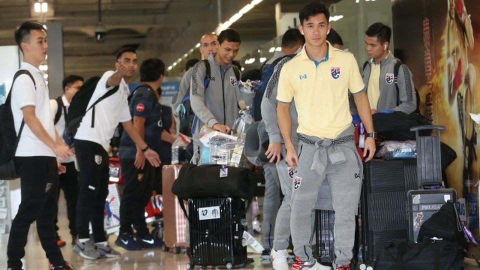 Đội tuyển Thái Lan được chào đón như người hùng ngày trở về - 1 Đội tuyển Thái Lan được chào đón như người hùng ngày trở về - 1