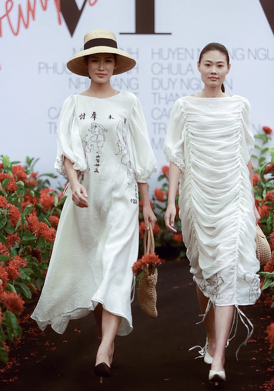 Người mẫu quá khổ lên sàn diễn và cuộc chơi “độc - đẹp” của thời trang thuần Việt - 29 Người mẫu quá khổ lên sàn diễn và cuộc chơi “độc - đẹp” của thời trang thuần Việt - 29