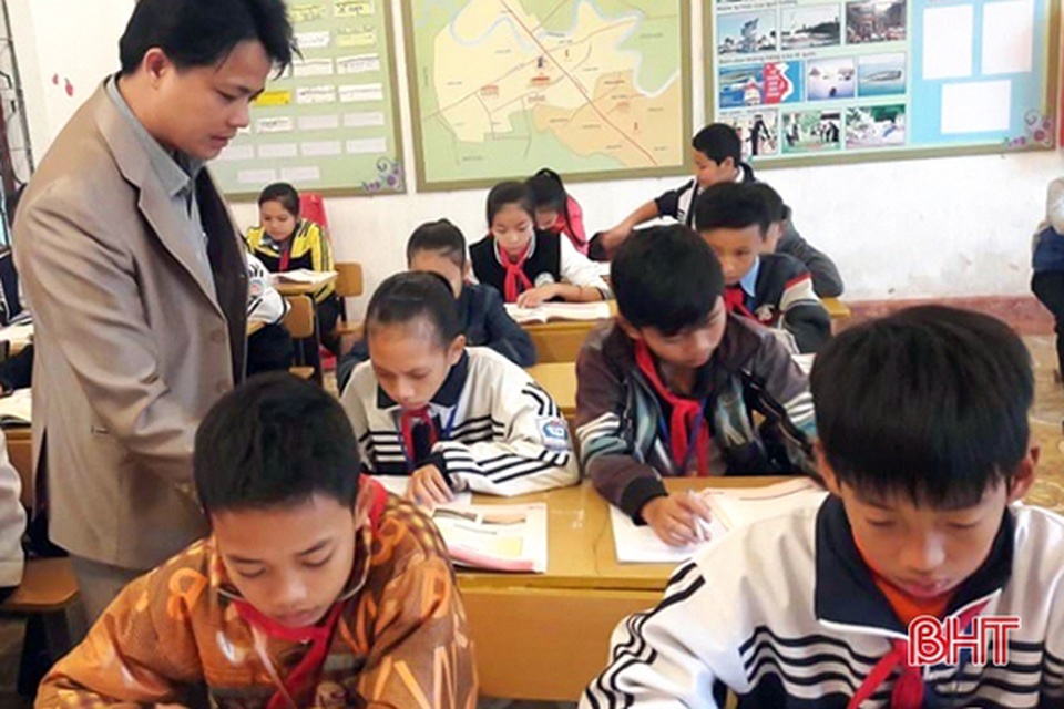 Cảm phục nhiều giáo viên khó khăn vẫn xung phong đi biệt phái - 2 Cảm phục nhiều giáo viên khó khăn vẫn xung phong đi biệt phái - 2