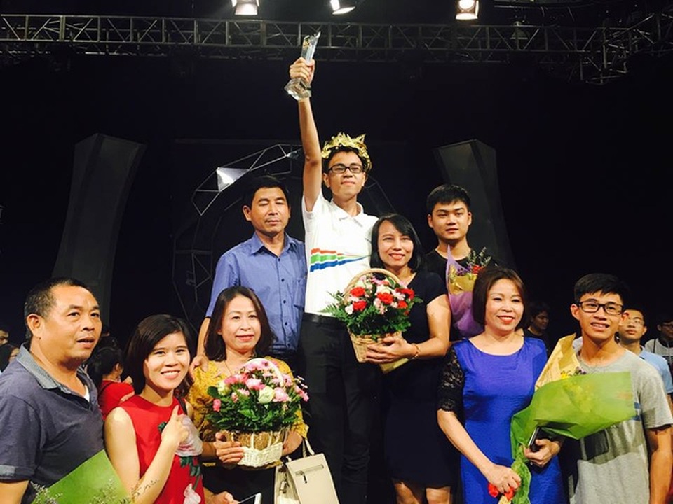 Trần Thế Trung: Nam sinh Nghệ An quyết nghỉ bồi dưỡng học sinh giỏi để thi Olympia - 1 Trần Thế Trung: Nam sinh Nghệ An quyết nghỉ bồi dưỡng học sinh giỏi để thi Olympia - 1