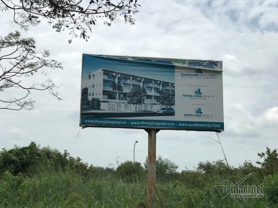 Vẻ đìu hiu, hoang tàn ở khu đô thị “ma” Nhơn Trạch - 10 Vẻ đìu hiu, hoang tàn ở khu đô thị “ma” Nhơn Trạch - 10