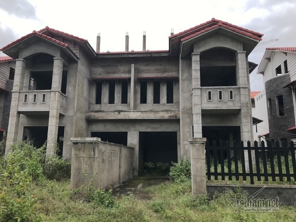 Vẻ đìu hiu, hoang tàn ở khu đô thị “ma” Nhơn Trạch - 5 Vẻ đìu hiu, hoang tàn ở khu đô thị “ma” Nhơn Trạch - 5