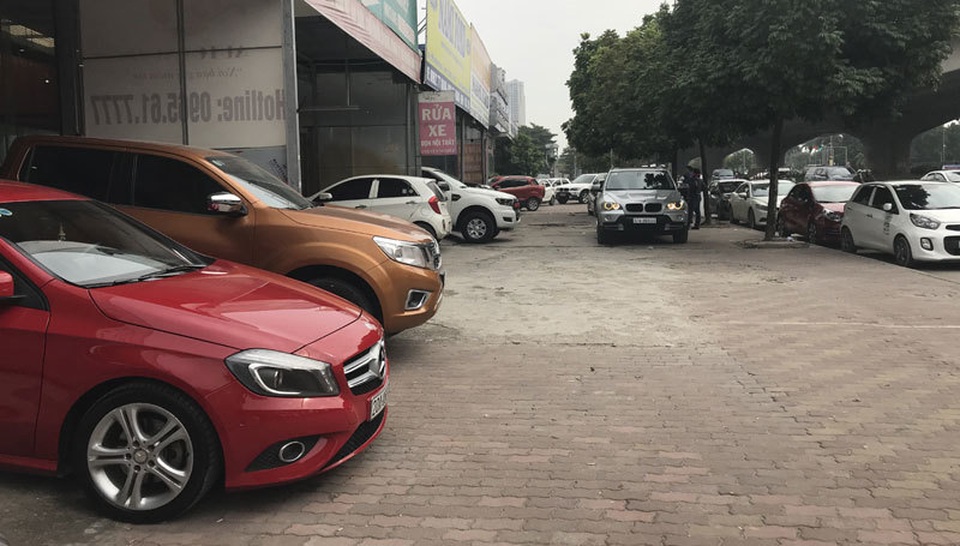 Xe cũ ế thảm, hàng tồn kho từ Tết, lỗ trăm triệu không ai mua - 1